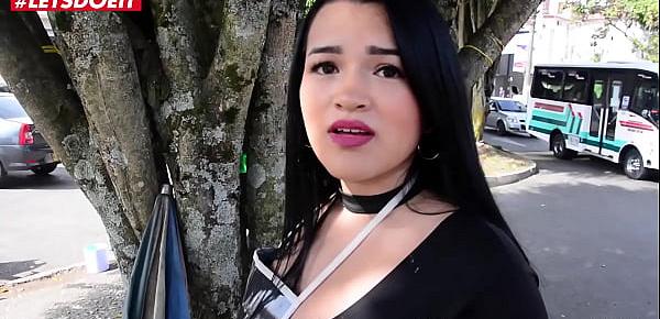  Puta Colombiana cogiendo con un cliente